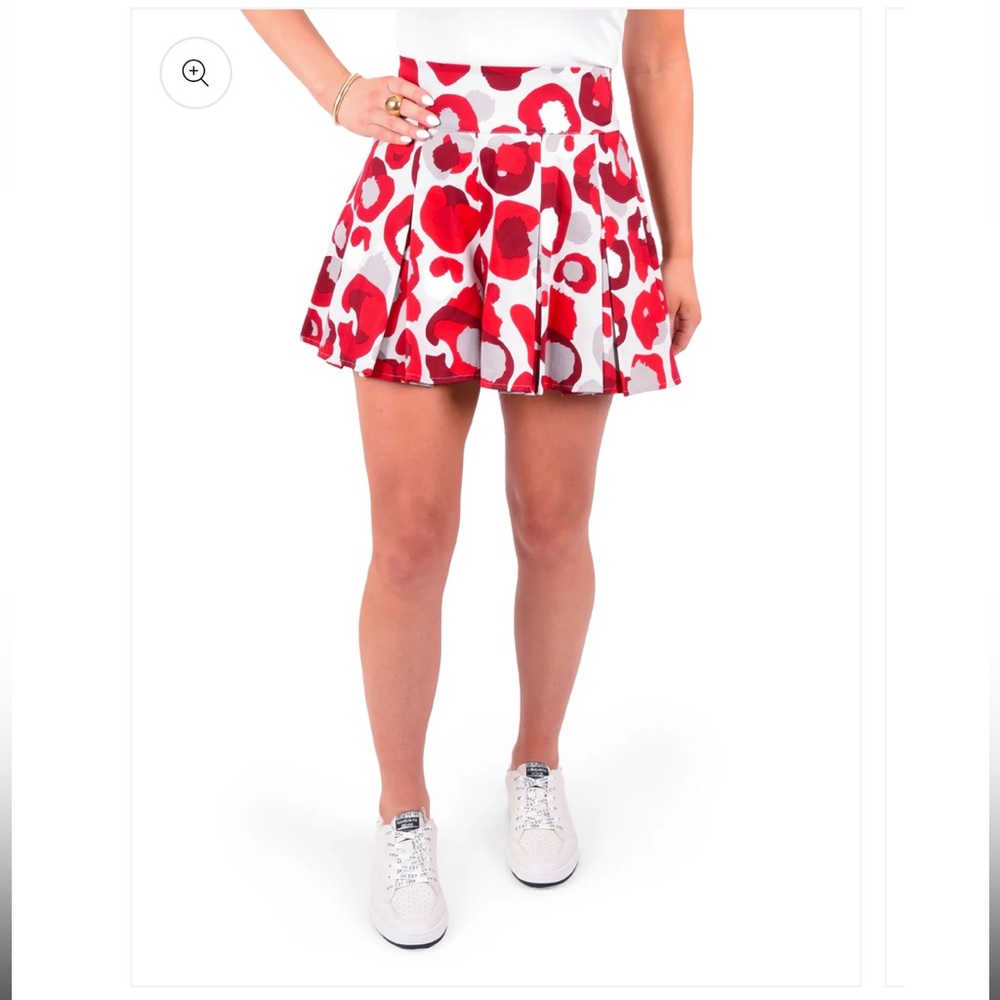 🍓❤️EMILY MCCARTHY BURGUNDY COLLEGIATE CHEETAH SHORT🍓❤️